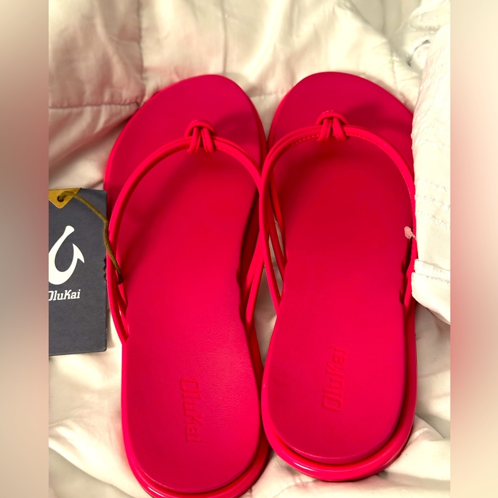 NWT Olukai Sandals Women Size 11 Pink Plumeria